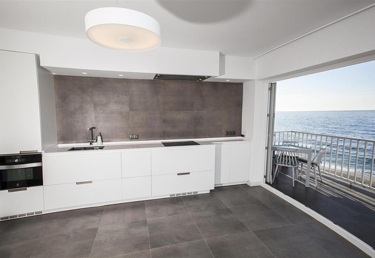 Super Front Line Modern New Apartm Nerja Exterior photo