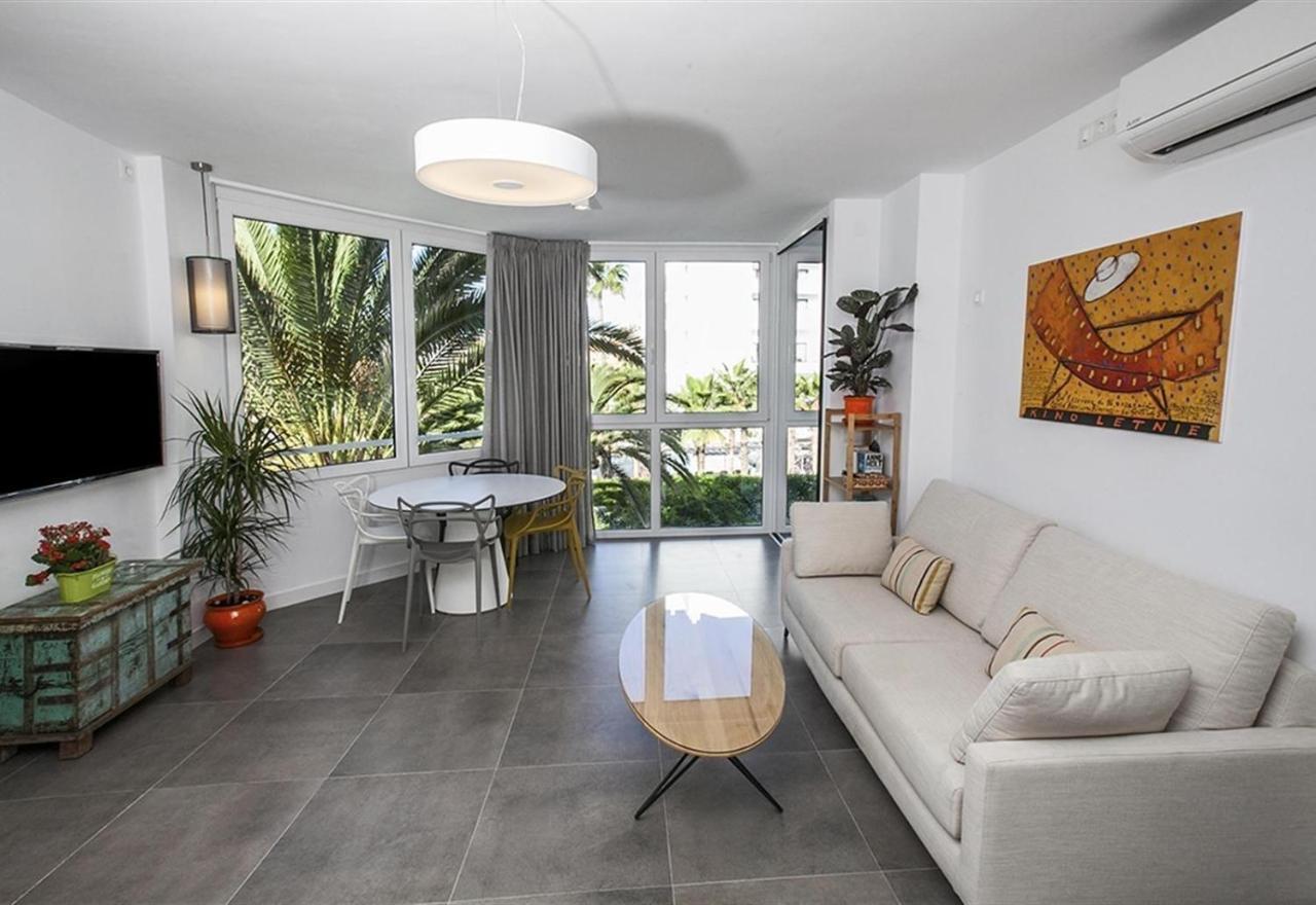 Super Front Line Modern New Apartm Nerja Exterior photo